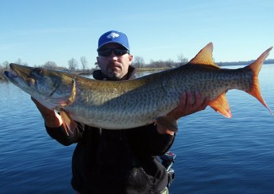 Muskie charter Image of fish with person26