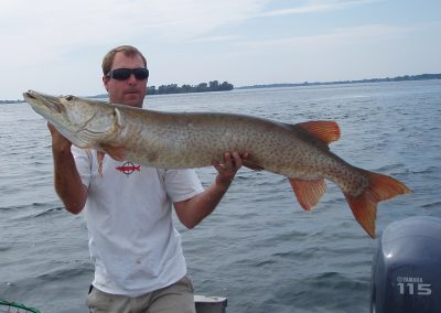 Muskie charter Image of fish with person27